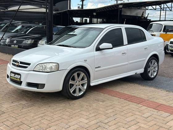 CHEVROLET ASTRA 2.0 MPFI COMFORT SEDAN 8V FLEX 4P MANUAL CHEVROLET ASTRA 2.0 MPFI COMFORT SEDAN 8V FLEX 4P MANUAL